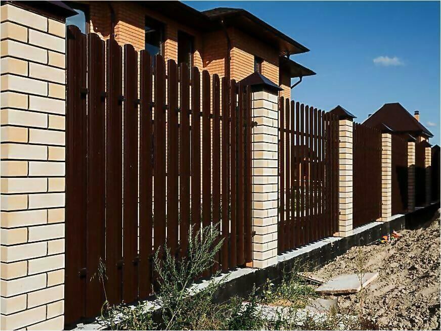 забор из штакетника 115м фото1 в Сосновом Бору