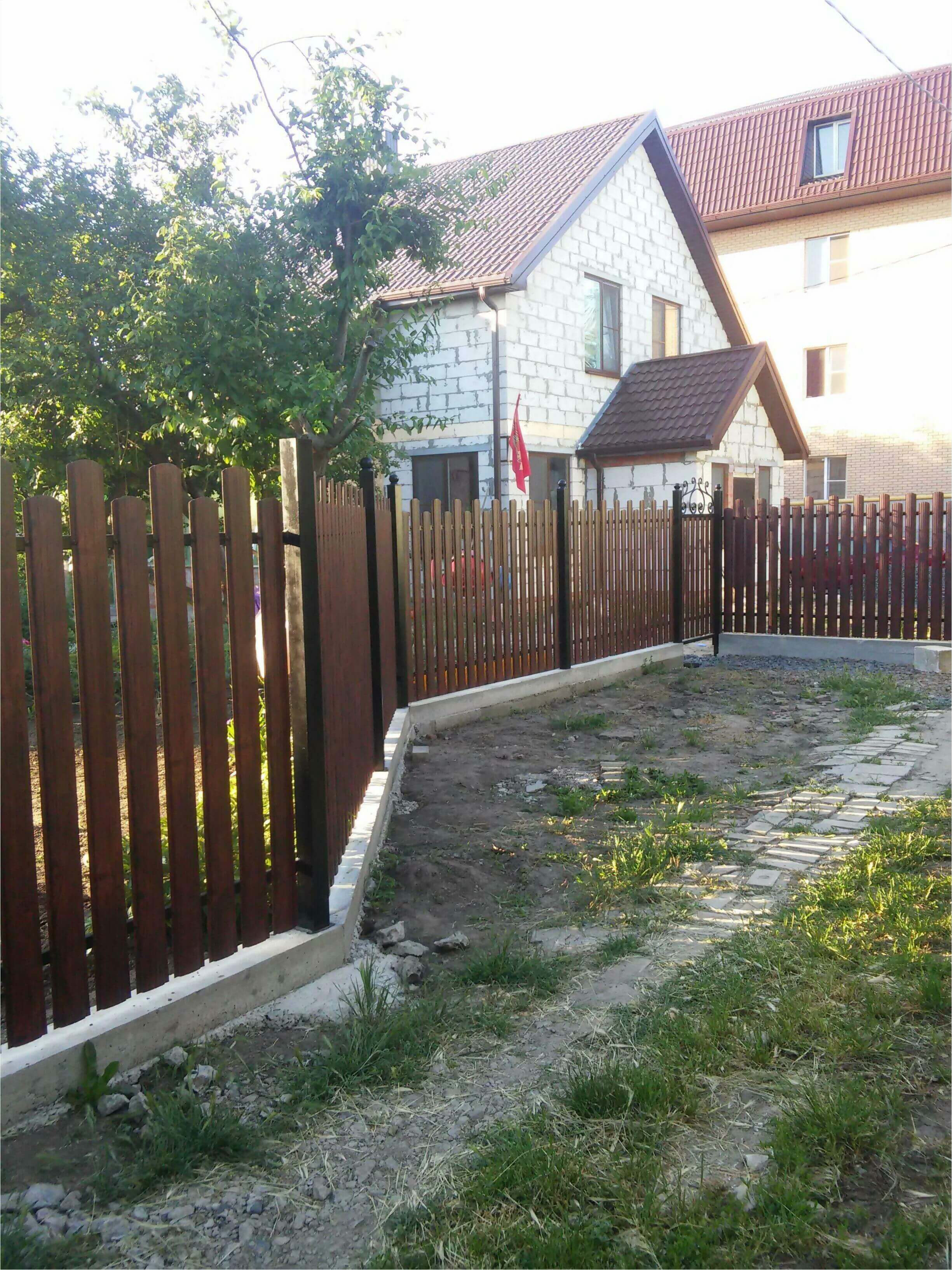 Забор из штакетника 90м фото4 в Сосновом Бору