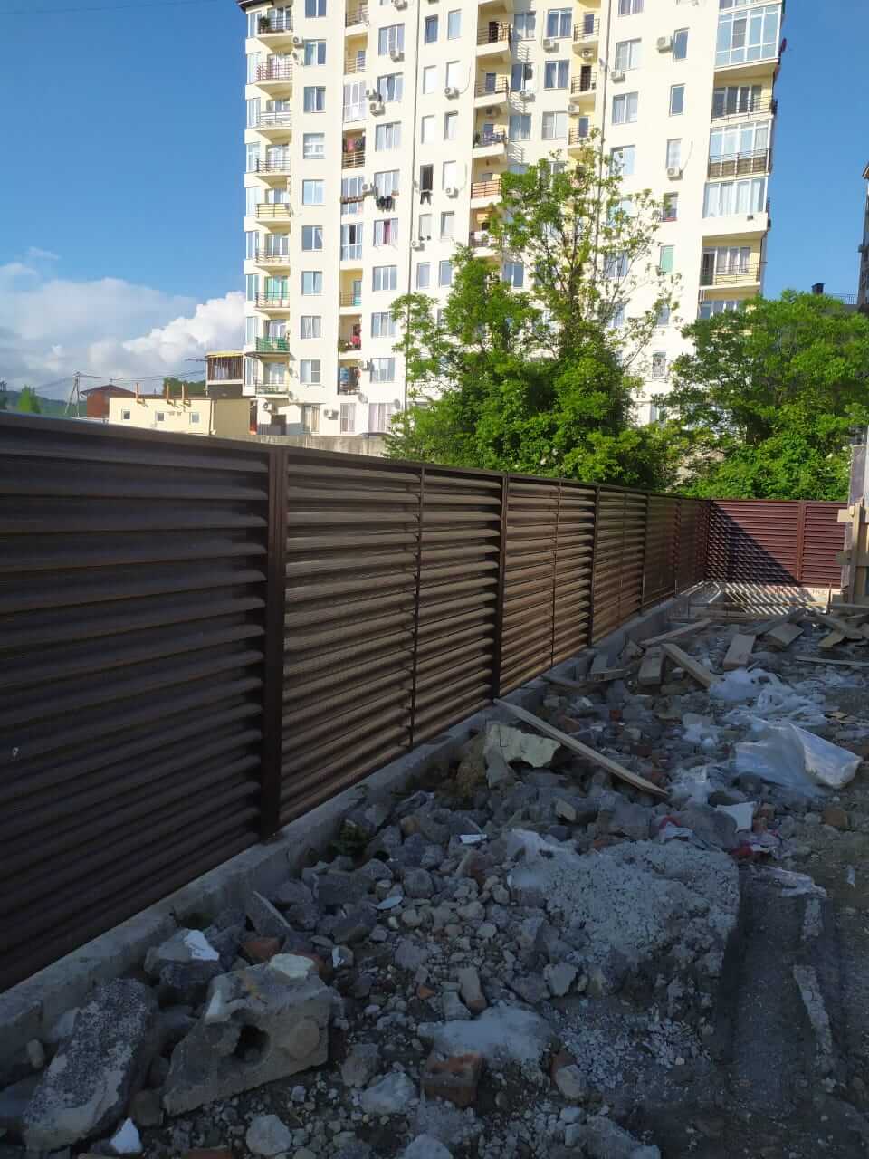 Забор-жалюзи 140м RAL8017 Шоколад фото1 в Сосновом Бору