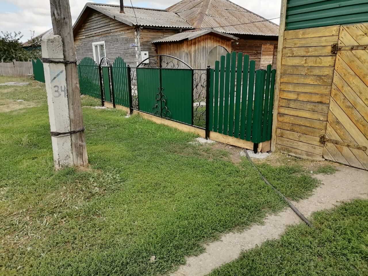 забор из штакетника Зеленый Мох фото2 в Сосновом Бору