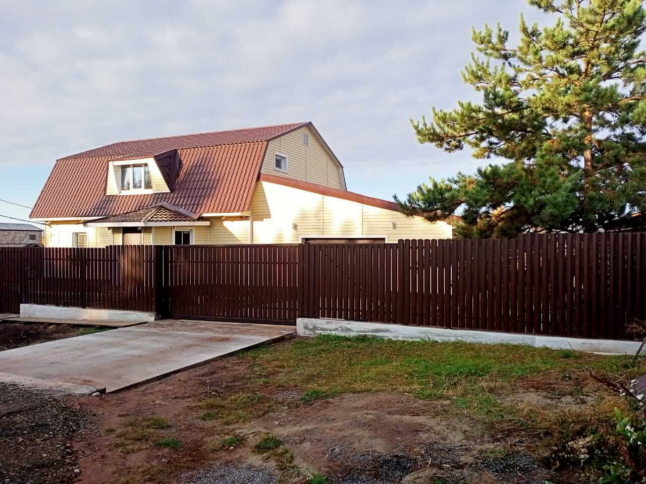 забор из штакетника шоколад фото2 в Сосновом Бору