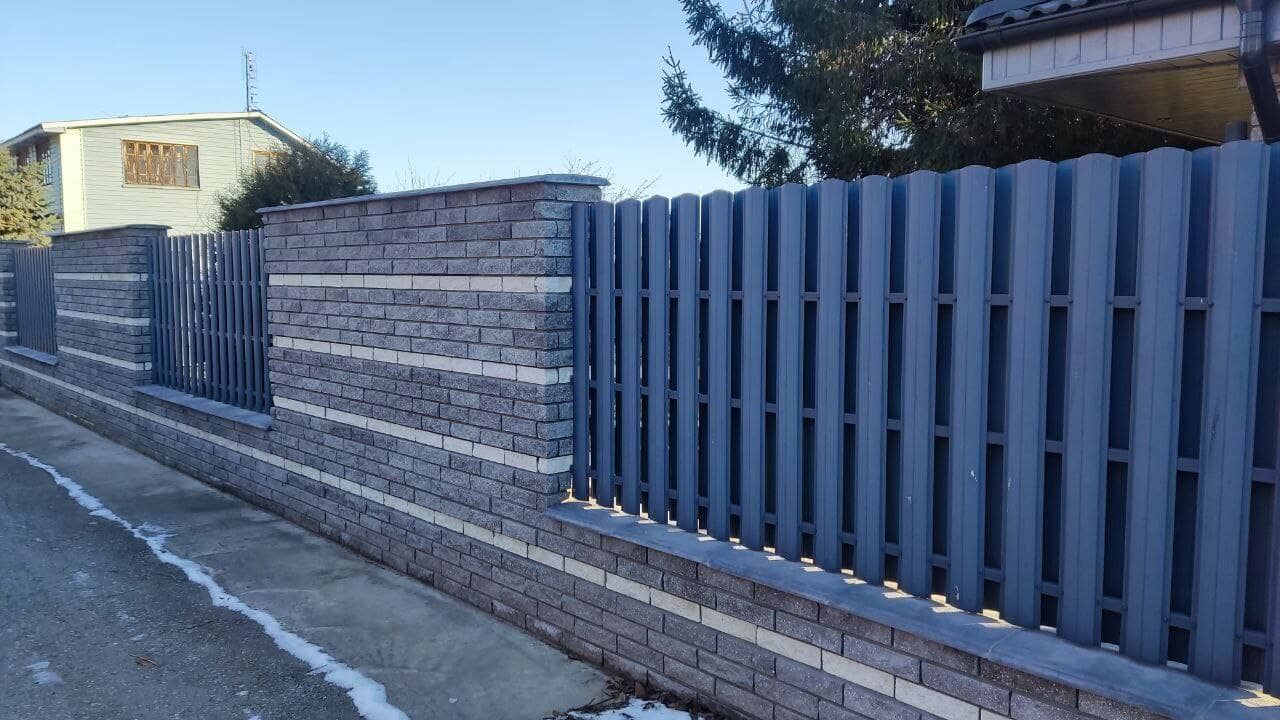 забор из штакетника RAL7024/7024 Серый графит двусторонний фото2 в Сосновом Бору