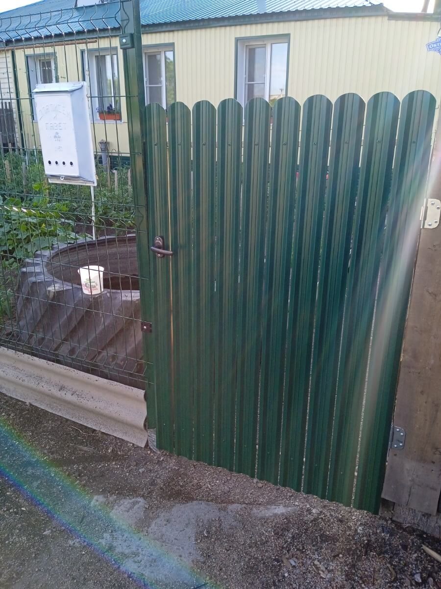 Калитка из штакетника ЭКО-М RAL6005/6005 Зеленый Мох двусторонний в Сосновом Бору