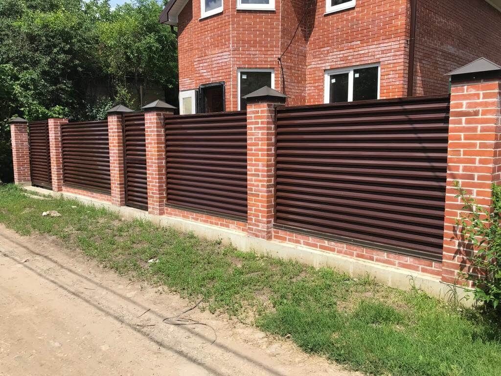 Забор из ламелей ЭКО-Z усиленных 25м RAL8017/8017 Шоколад двусторонний в Сосновом Бору
