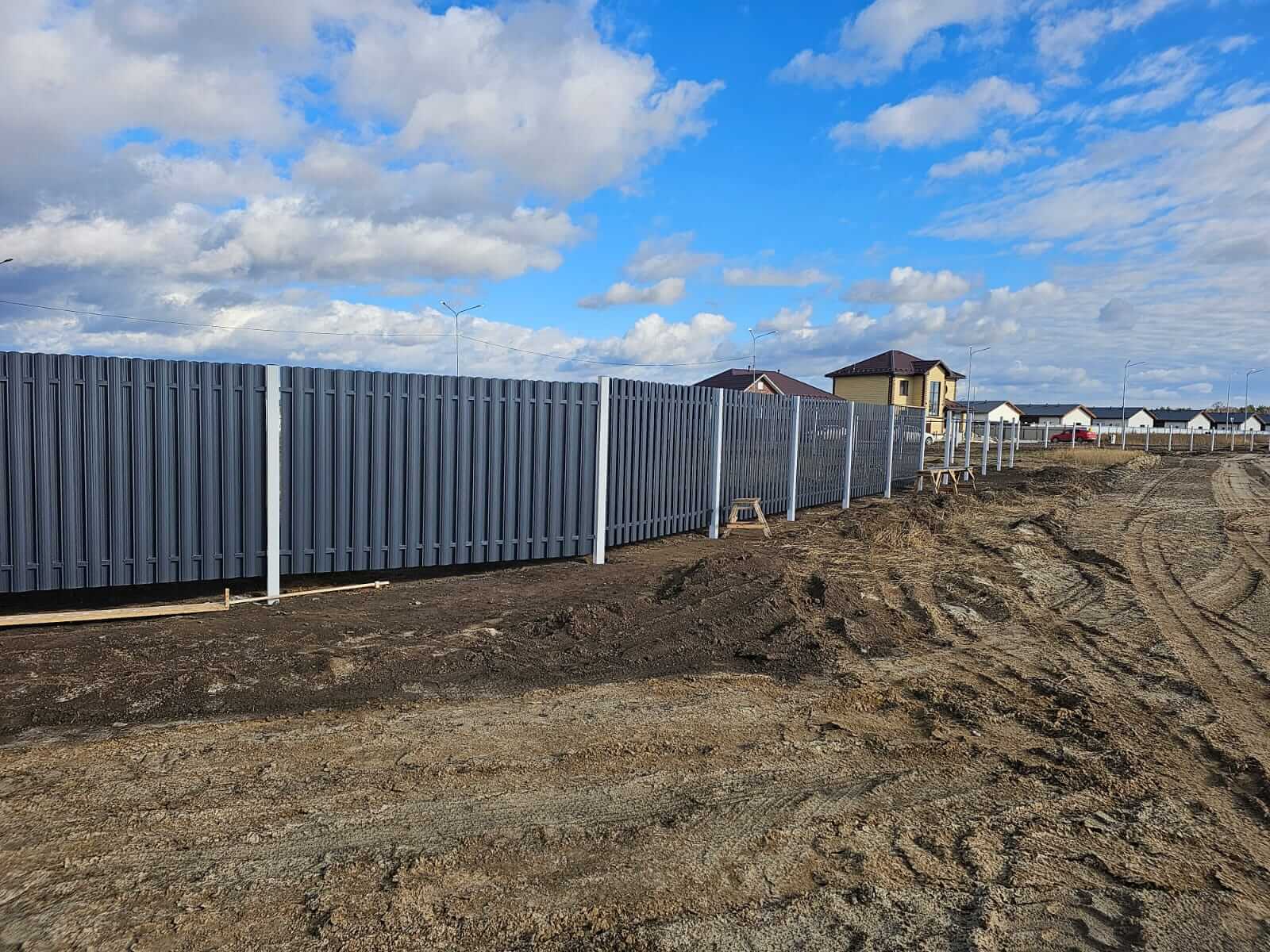 Забор из евроштакетника 234м RAL7024/7024 Серый Графит двусторонний фото 7 в Сосновом Бору