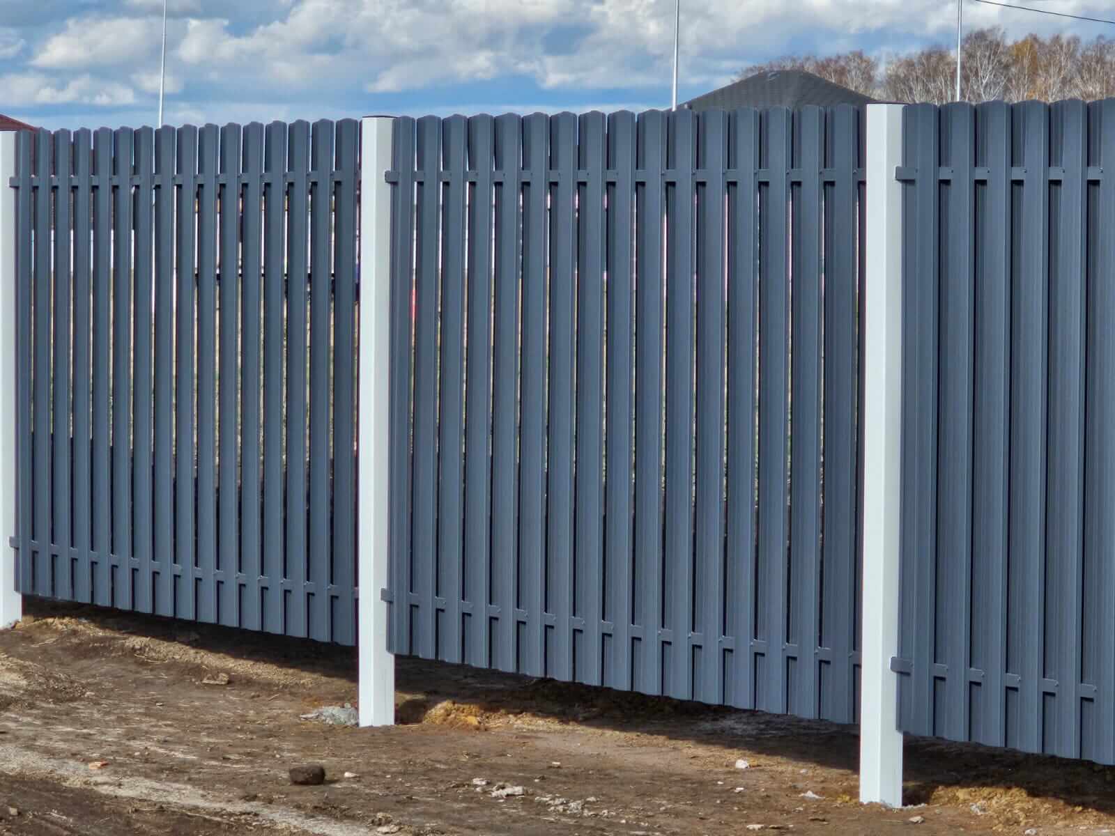 Забор из евроштакетника 234м RAL7024/7024 Серый Графит двусторонний фото 1 в Сосновом Бору