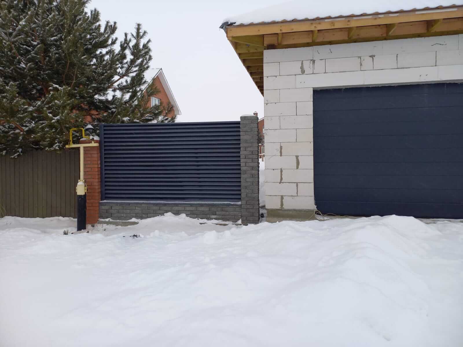 Забор из ламелей еврожалюзи 41м RAL7024/7024 Серый Графит двусторонний фото 1 в Сосновом Бору
