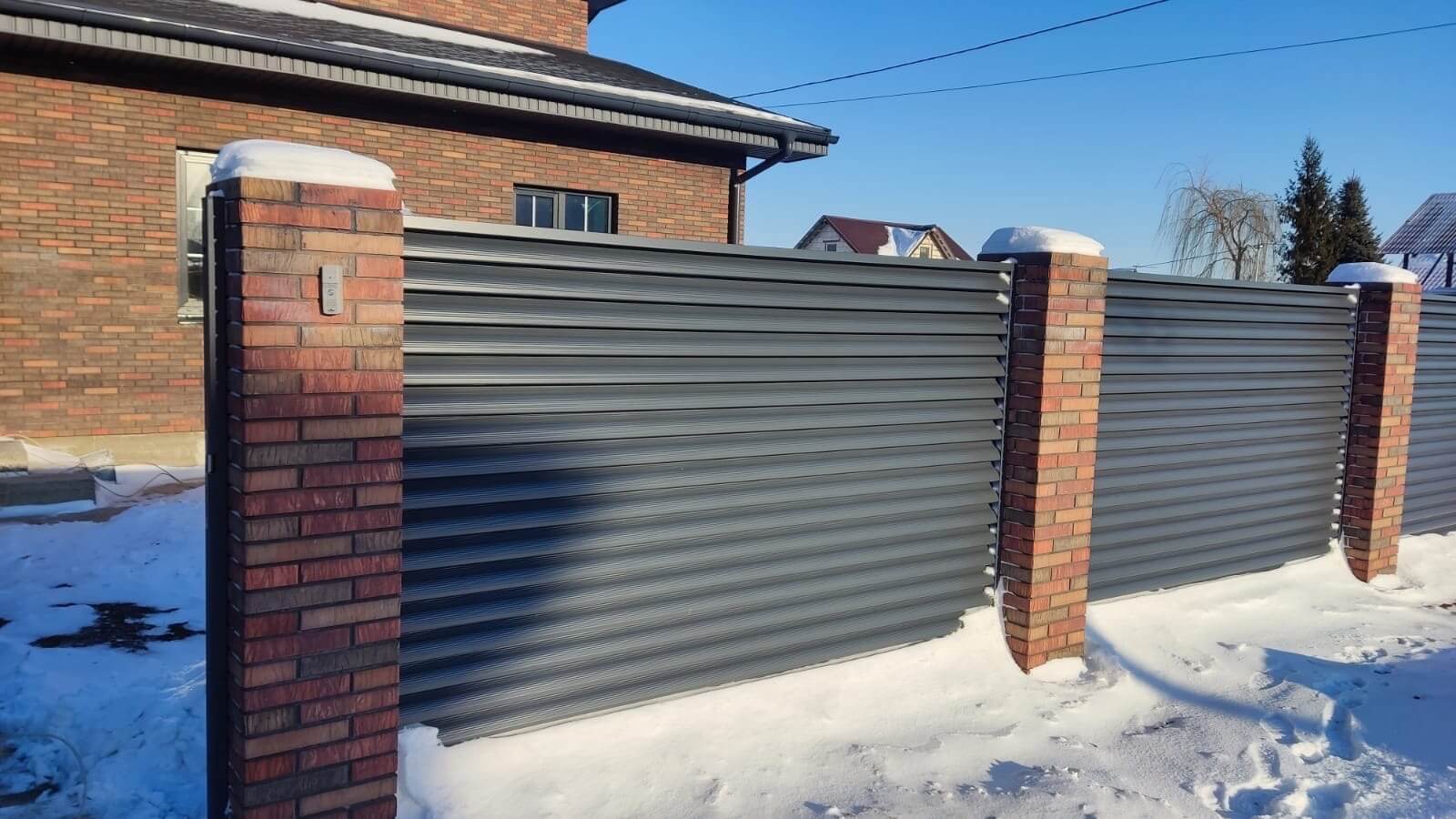 Забор-жалюзи с ламелями еврожалюзи 34м RAL7024/7024 Серый Графит двусторонний в Сосновом Бору