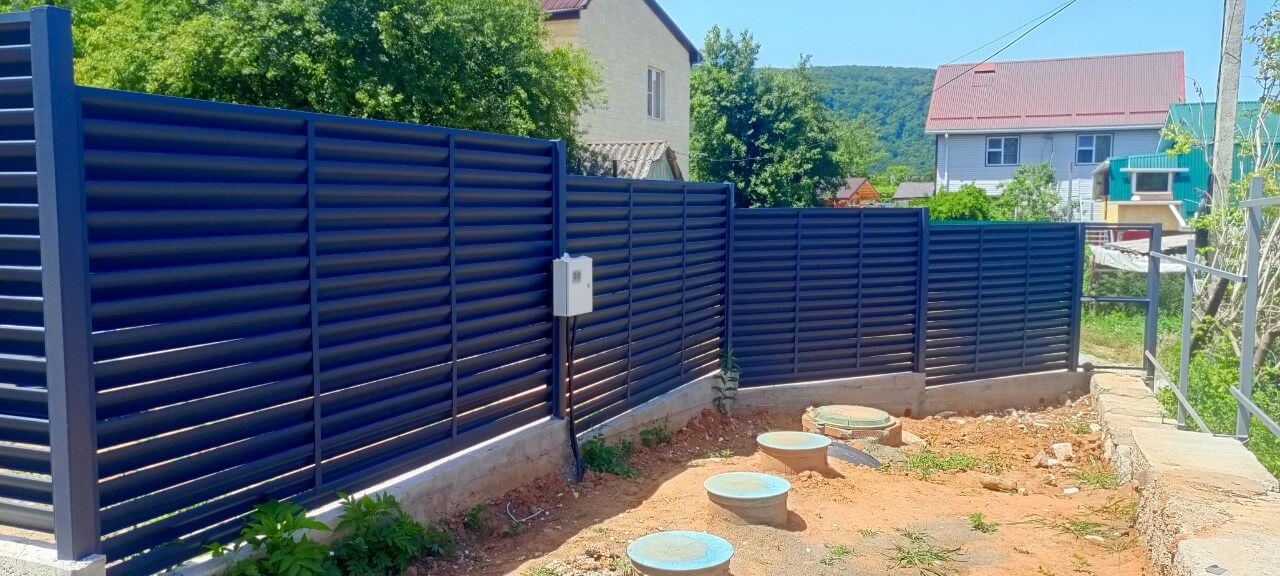 Забор-жалюзи из ламелей Еврожалюзи 53м RAL7024 Серый Графит МАТТЕ фото 2 в Сосновом Бору
