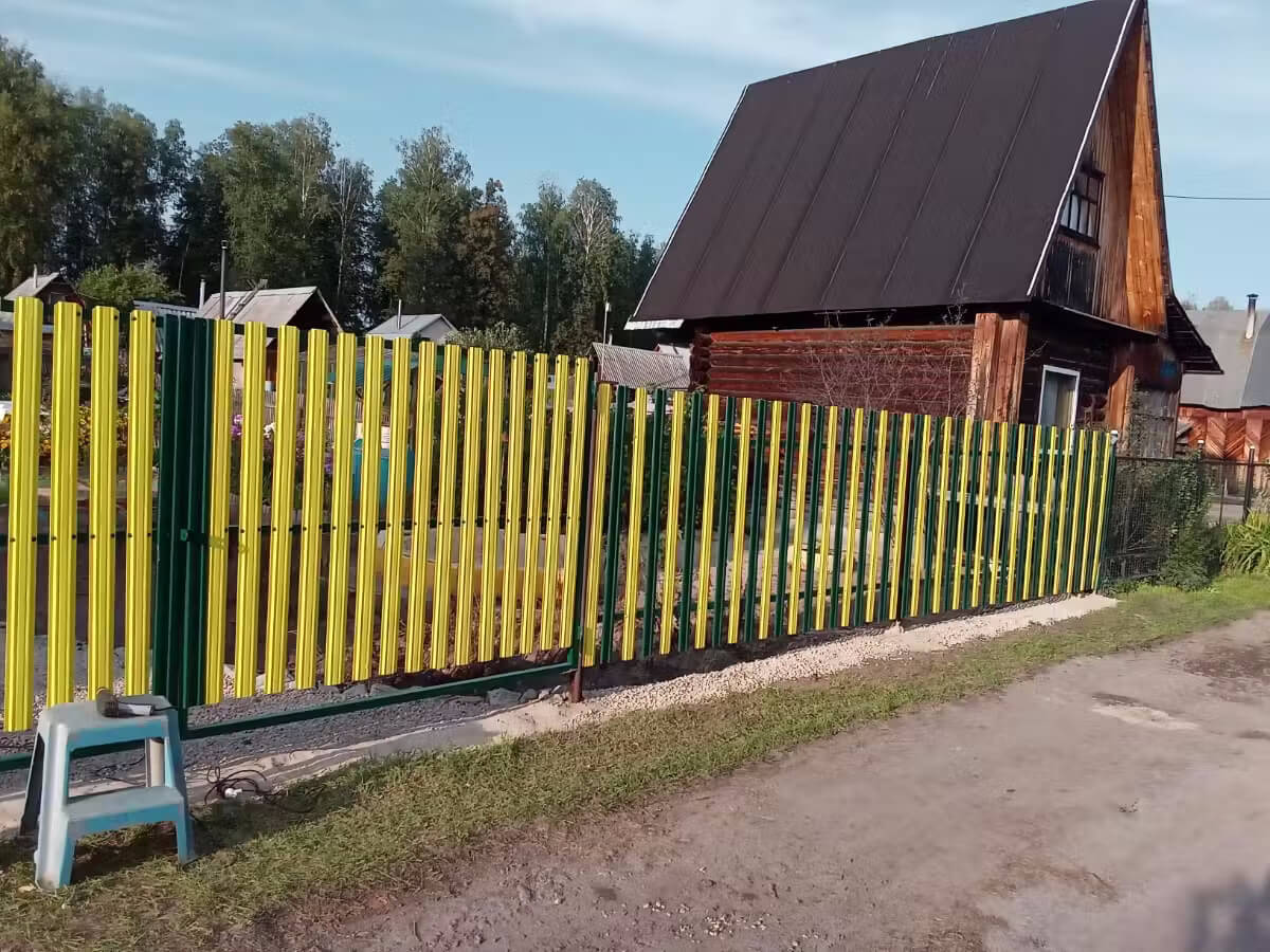 Забор из евроштакетника 13м RAL1018 Желтый фото 3 в Сосновом Бору