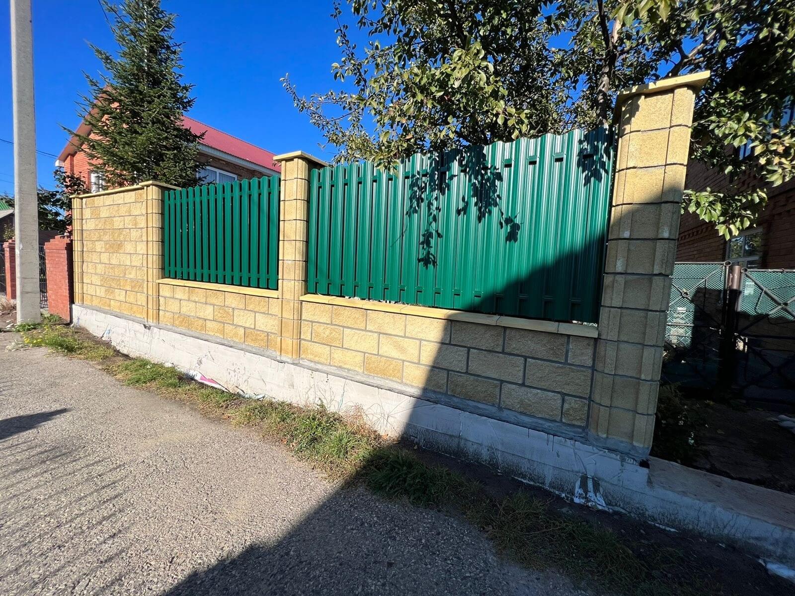 Забор из евроштакетника 22м RAL6005/6005 Зеленый Мох двусторонний фото 4 в Сосновом Бору