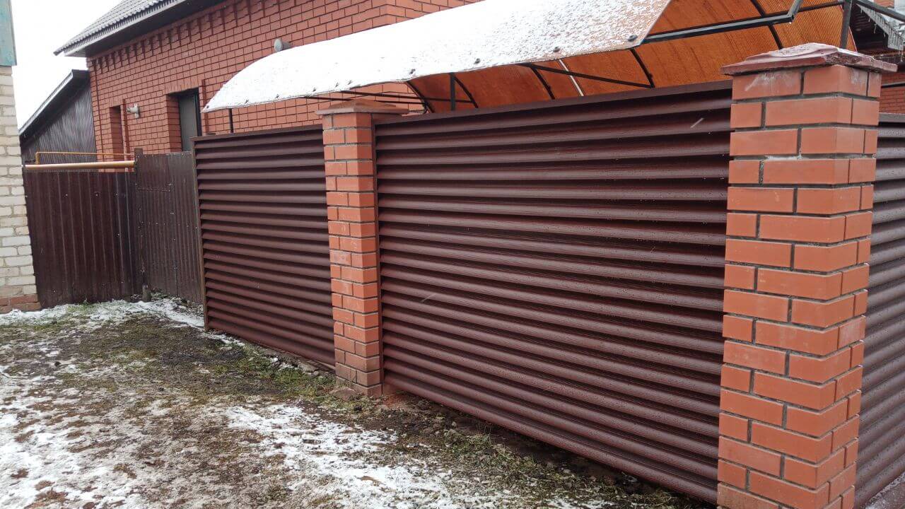 Забор из ламелей еврожалюзи 12м RAL8017/8017 Шоколад двусторонний МАТТЕ фото 4 в Сосновом Бору