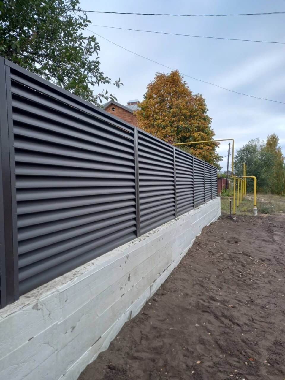Забор из ламелей еврожалюзи 34м RAL8019/8019 Темный Шоколад двусторонний МАТТЕ в Сосновом Бору