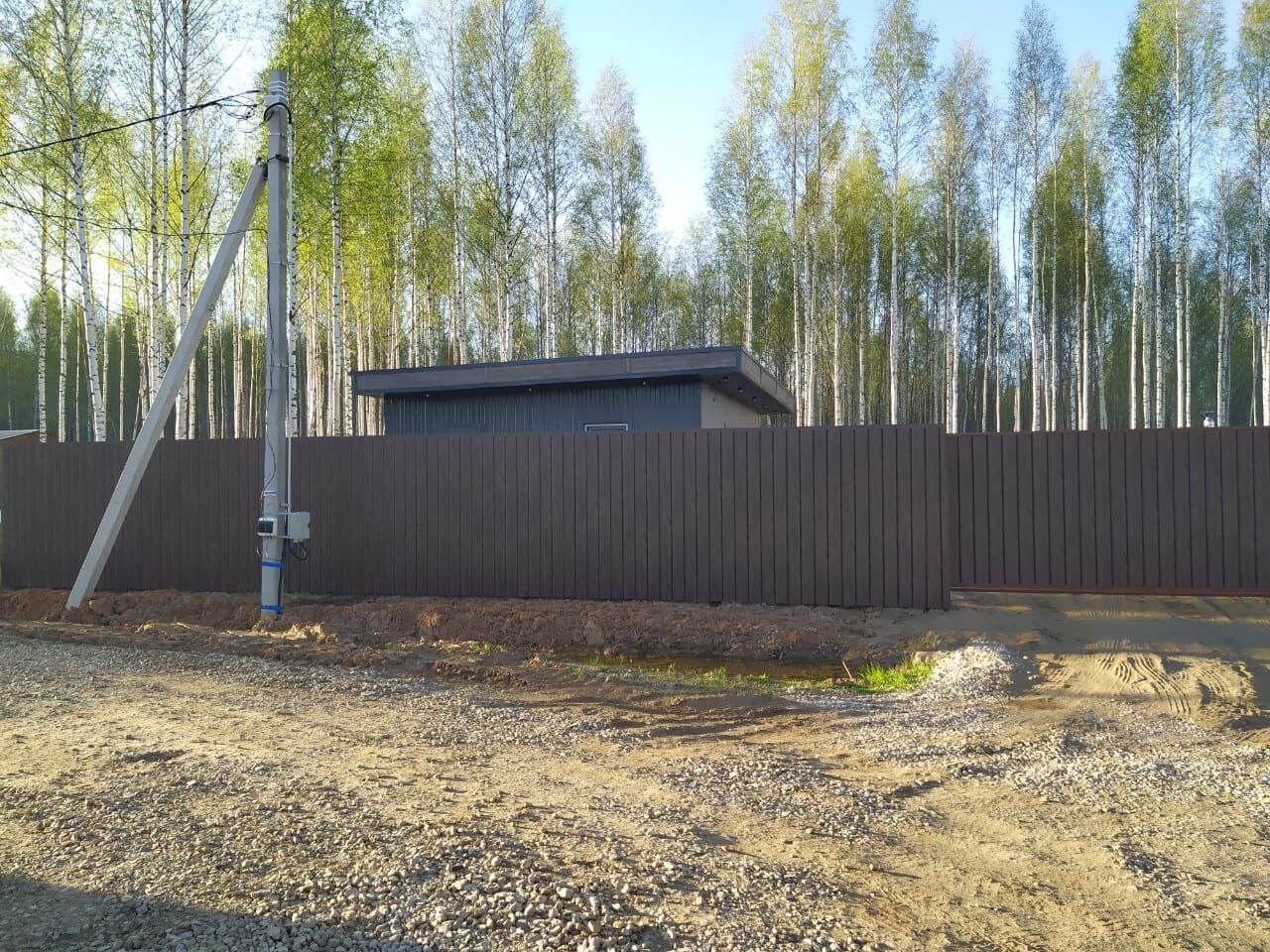 Забор из металлосайдинга ЕВРО-БРУС 25м Темный Каштан 3D Принтек фото 1 в Сосновом Бору