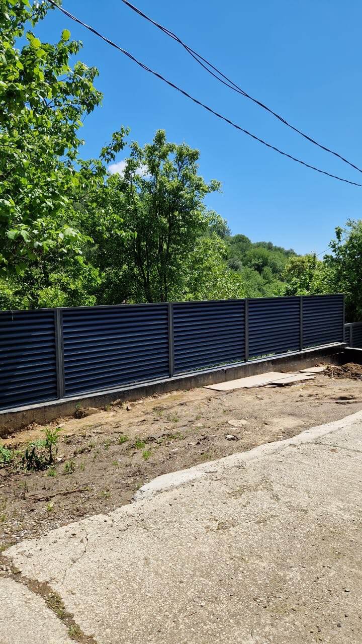 Забор-жалюзи из ламелей еврожалюзи 23м RAL7024/7024 Серый Графит двусторонний МАТТЕ фото 2 в Сосновом Бору