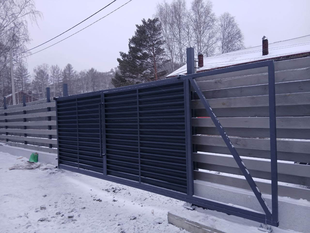 Входная группа из ламелей Хай-Тек RAL7024/7024 Серый Графит двусторонний МАТТЕ фото 4 в Сосновом Бору