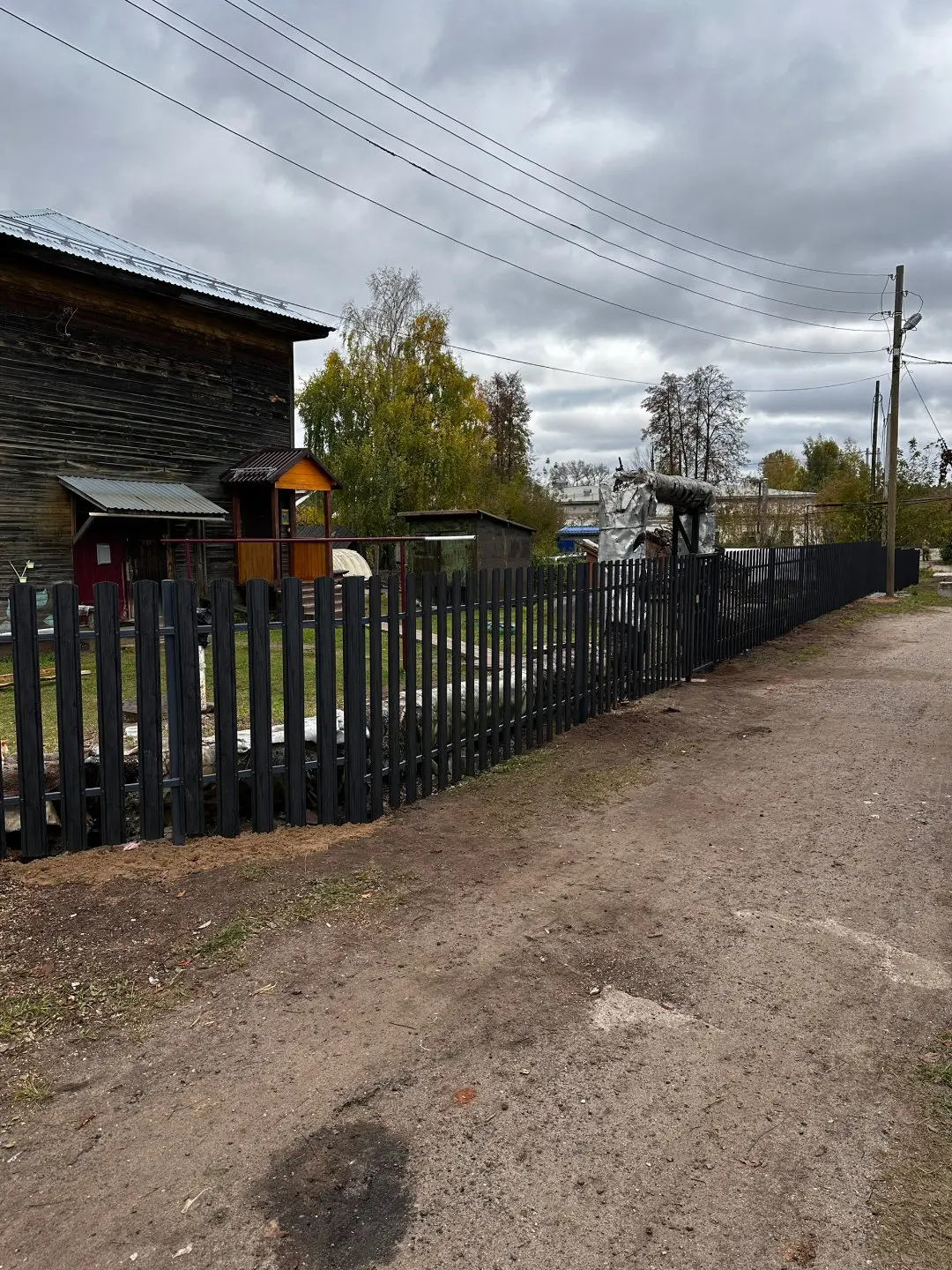 Забор из евроштакетника 63м Черное Дерево 3D Принтек фото 3 в Сосновом Бору