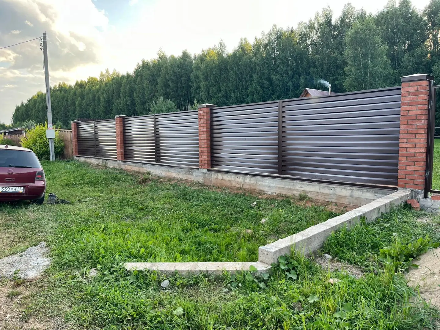 Забор-жалюзи из ламелей Хай-Тек 26м RAL8017/8017 Шоколад двусторонний в Сосновом Бору