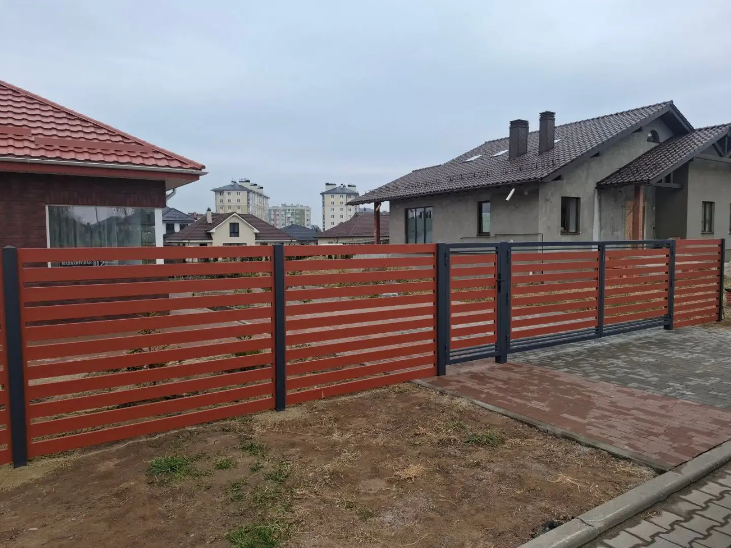 Забор-ранчо из металлопланкена 18м RAL8004 Терракотовый в Сосновом Бору