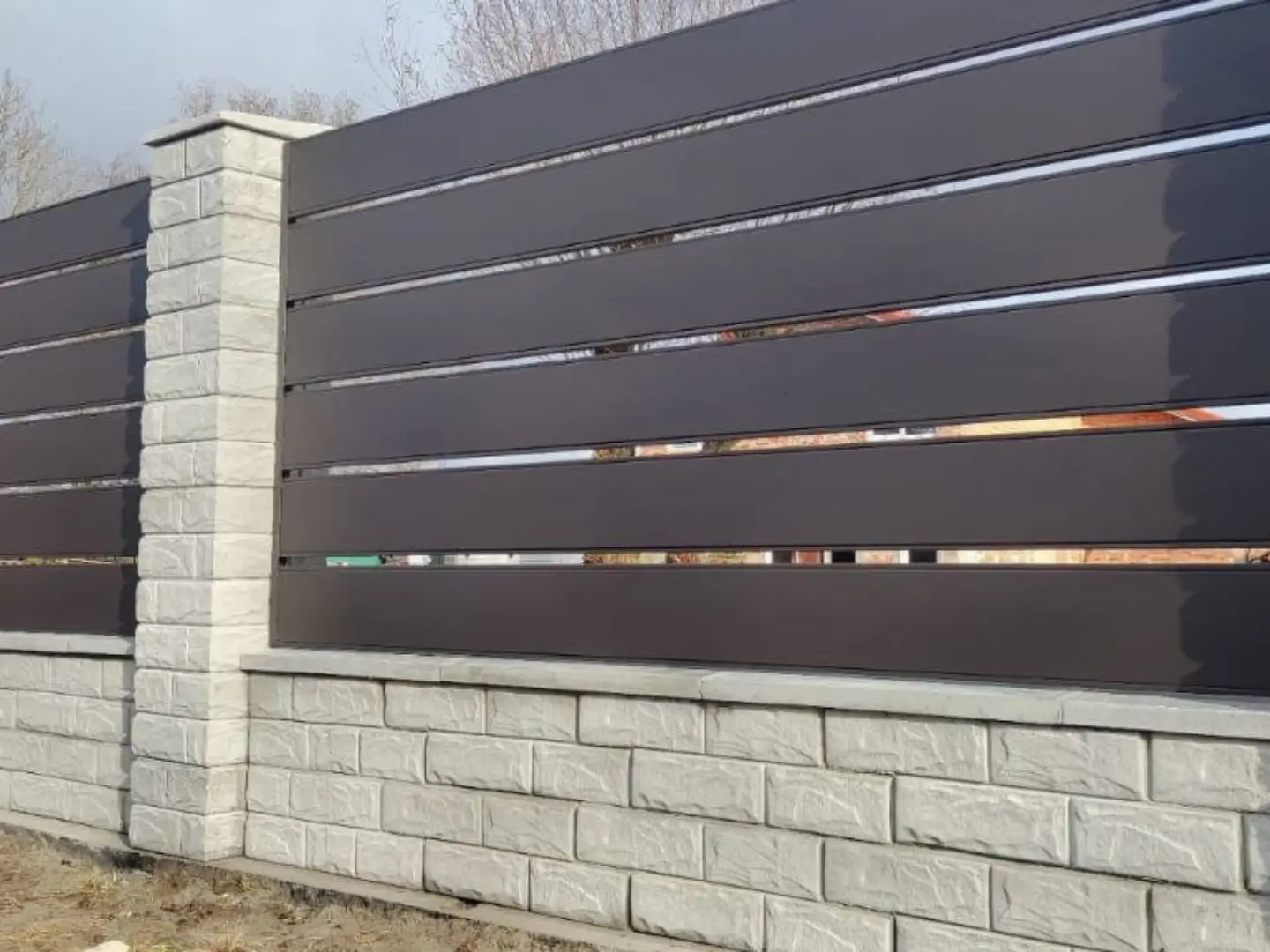 Забор-ранчо из металлопланкена 32м RAL8019 Темный Шоколад МАТТЕ фото 3 в Сосновом Бору
